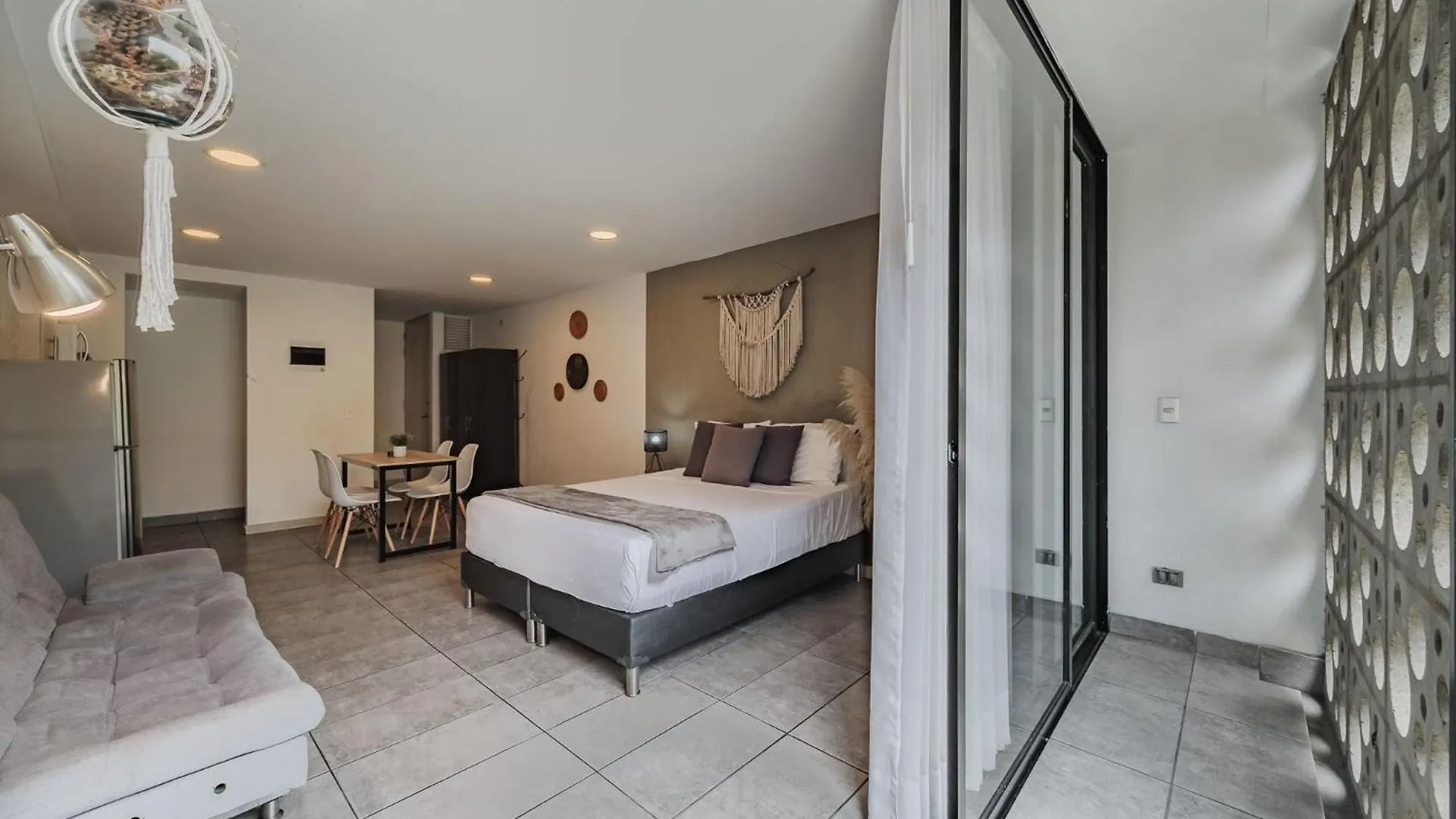 Apartamento Tranvia 40 - Amoblados Velasquez Medellín Colombia