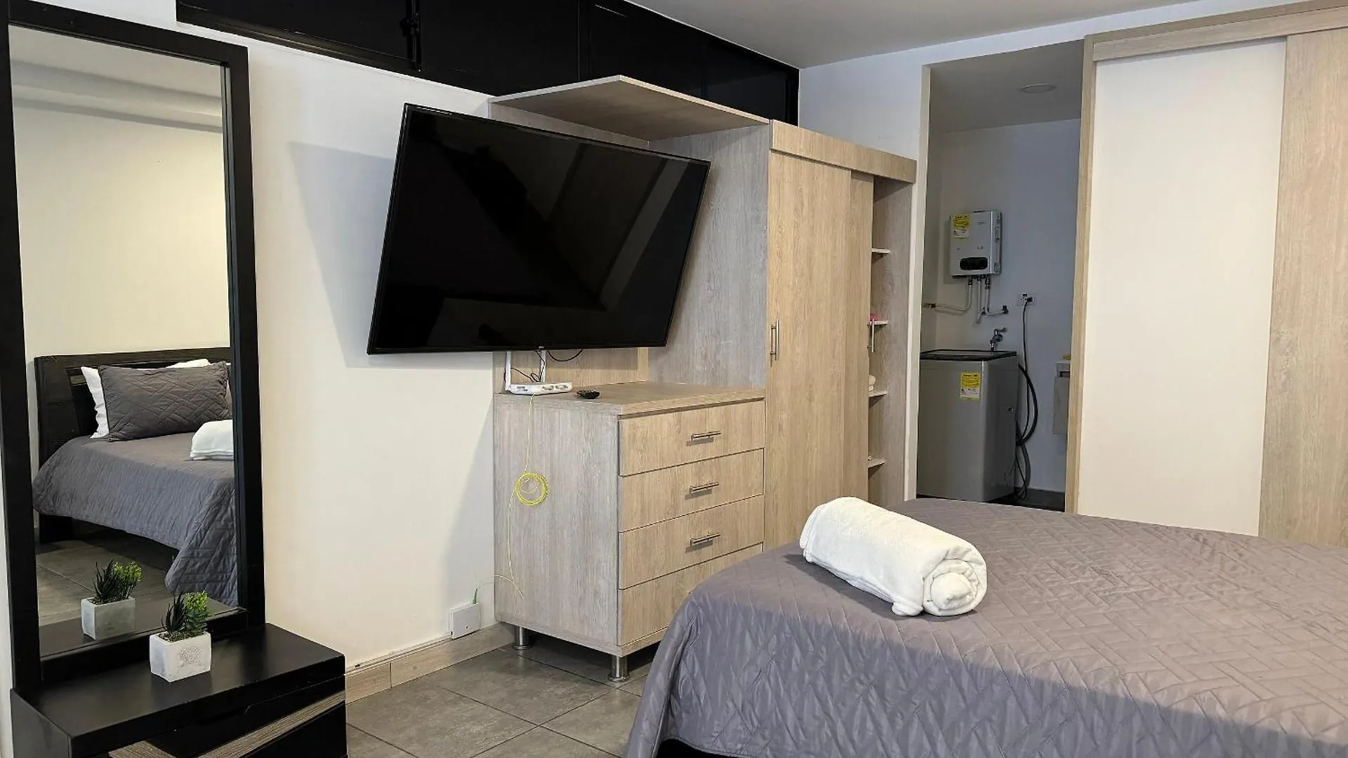 Tranvia 40 - Amoblados Velasquez Medellin Apartment